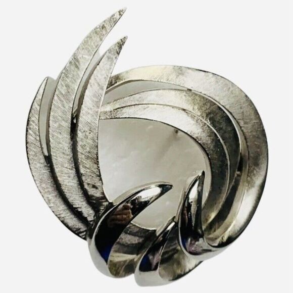 Vintage Trifari Silver Two Toned Swirl Women’s Brooch,Trifari Antique Pin - Picture 3 of 5